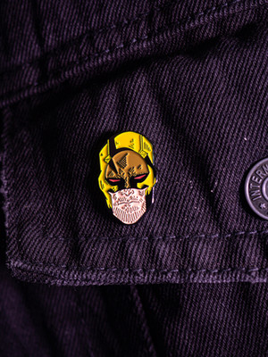 Металлический пин "Daredevil Yellow"