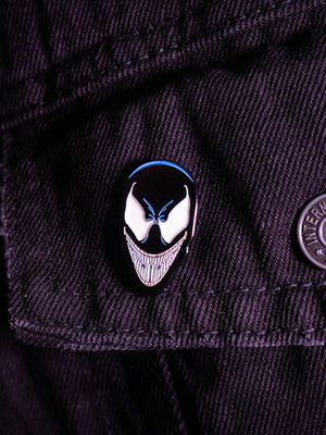 Металлический пин "McFarlane Collection Venom"