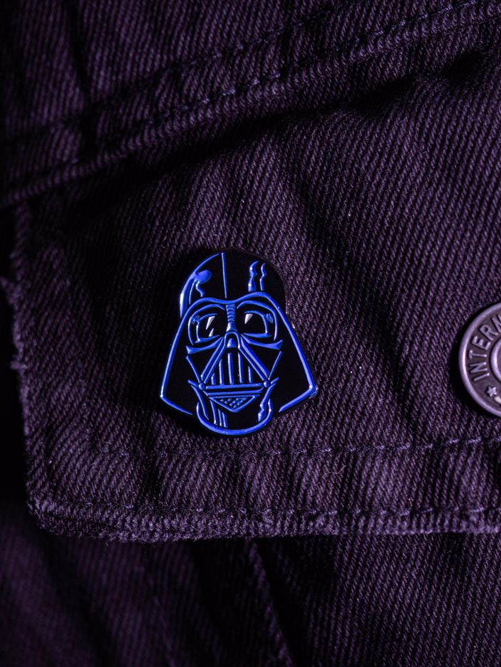 Металлический пин "Star Wars Dark Side Darth Vader"