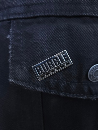 Металлический пин "BUBBLE STUDIOS"
