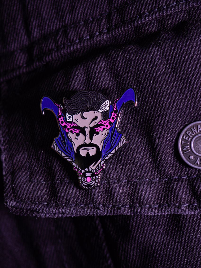 Металлический пин "Doctor Strange Dark"