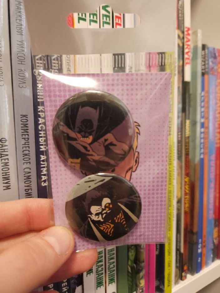 Набор значков из комикса Batman (2004) #623