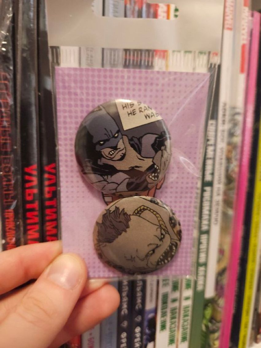 Набор значков из комикса Batman (2004) #623