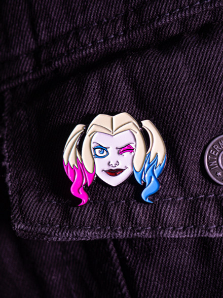 Металлический пин "Harley Quinn"