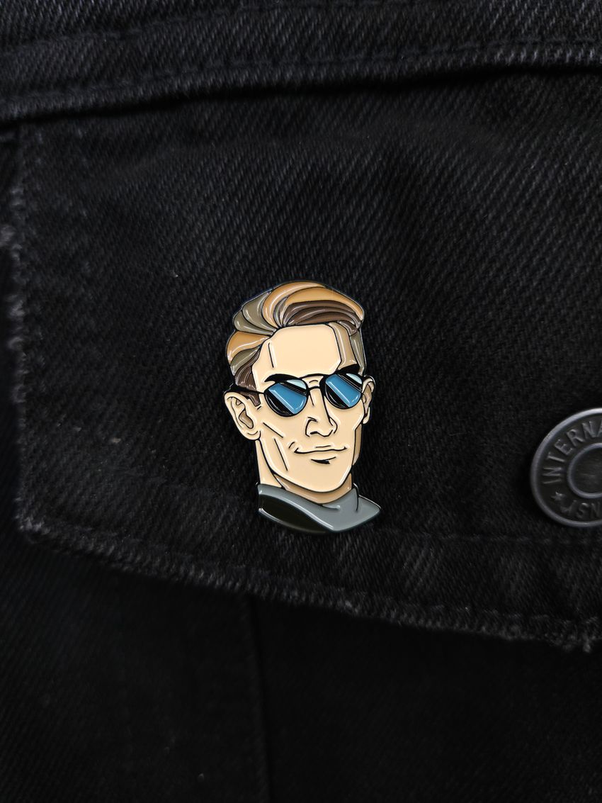 Металлический пин "Майор Гром: Игра. Август Хольт"