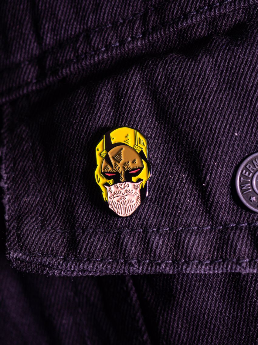 Металлический пин "Daredevil Yellow"