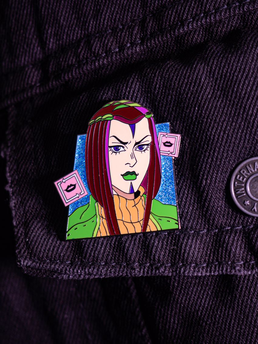 Металлический пин "JoJo Stone Ocean Hermes"