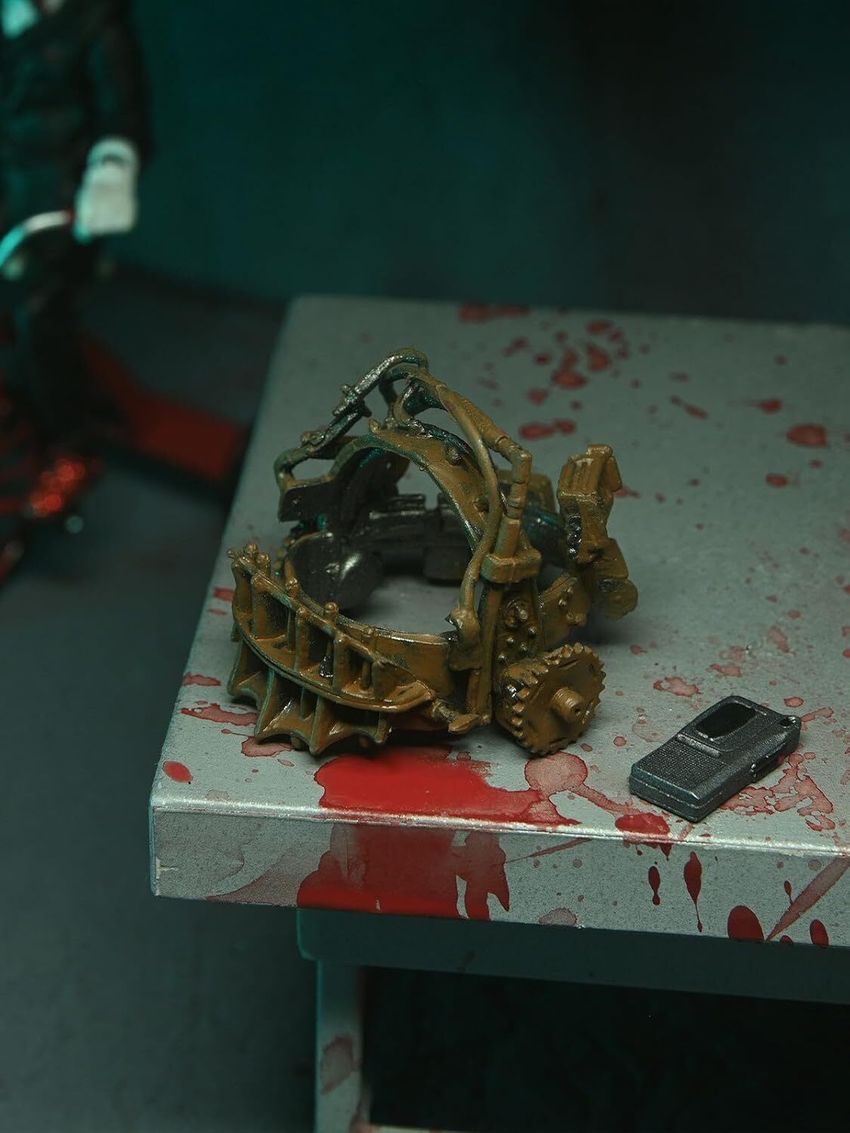 Ultimate Saw: Jigsaw Killer (Red Robe)