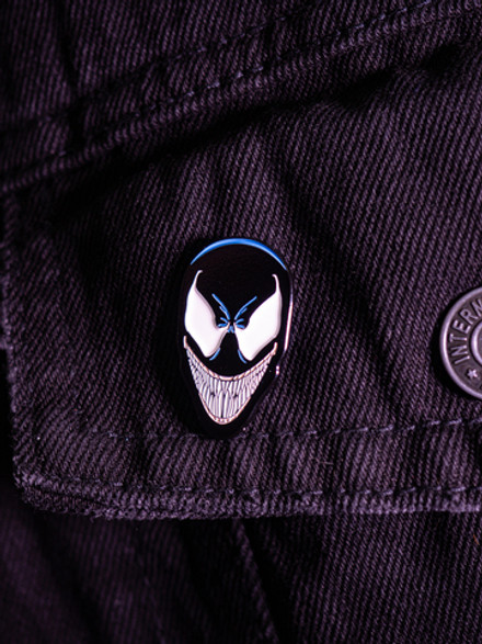 Металлический пин "McFarlane Collection Venom"