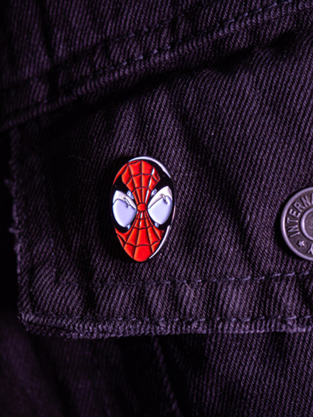 Металлический пин "Ultimate Spider-Man"