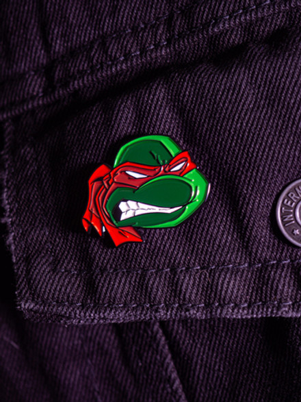 Металлический пин "TMNT Raphael"