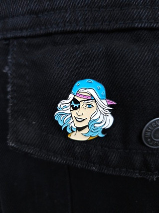 Металлический пин "BUBBLE #18: Инга Шелковиц"