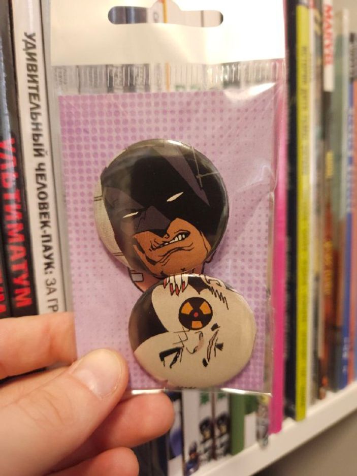 Набор значков из комикса Batman (2004) #623