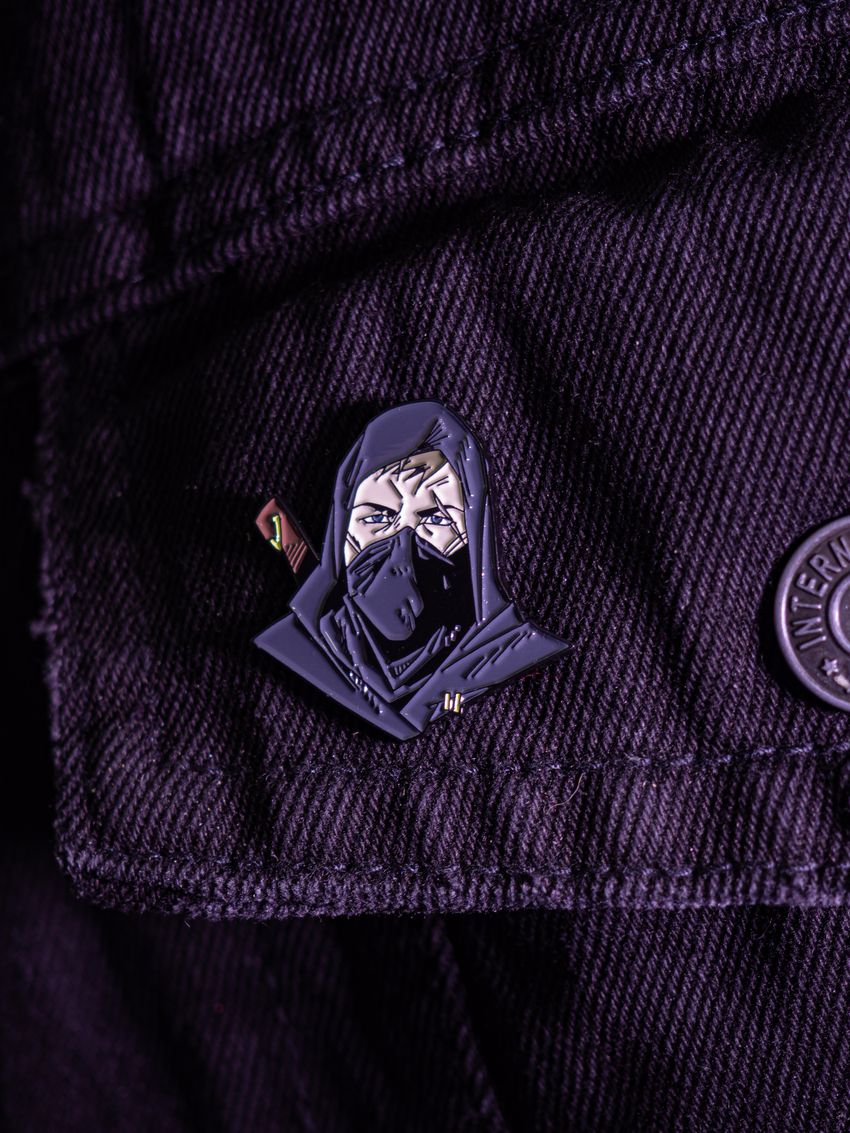 Металлический пин "Хроники Сиалы. Змейка: Гаррет"