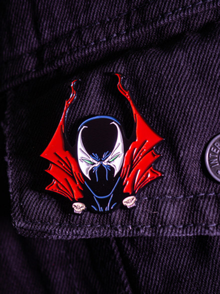 Металлический пин "McFarlane Collection Spawn"